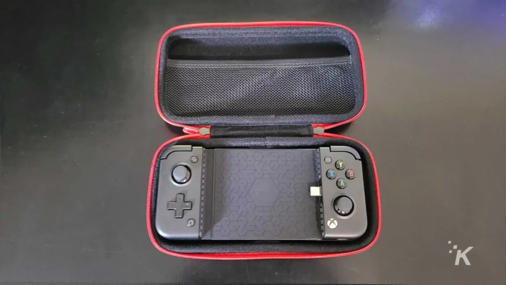 يد تحكم جوال gamesir x2 pro في الجراب
