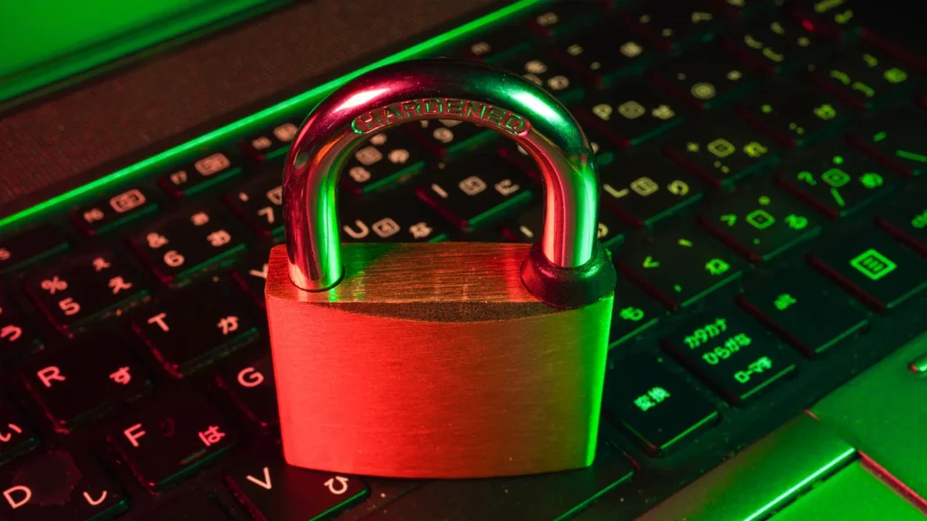 bloqueio em cima de um teclado de computador