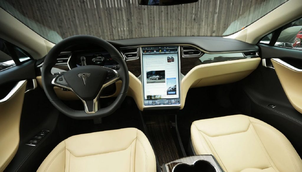 pilota automatico tesla elon musk
