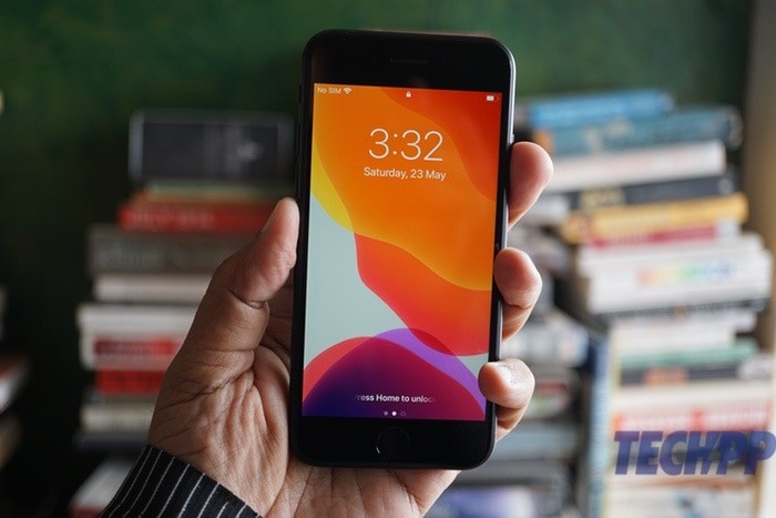[Editor's Take] iPhone SE (2020): Cashing its chip(s)! - iphone se 2020 review 6