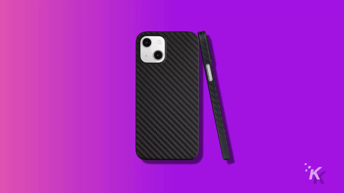 紫色知识技术背景上的 Totallee iphone 14 手机壳