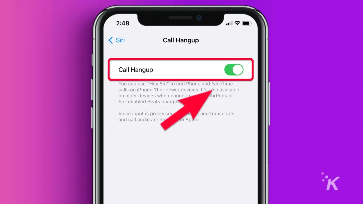 iPhone со стрелкой, указывающей на вкладку «Отбой вызова»
