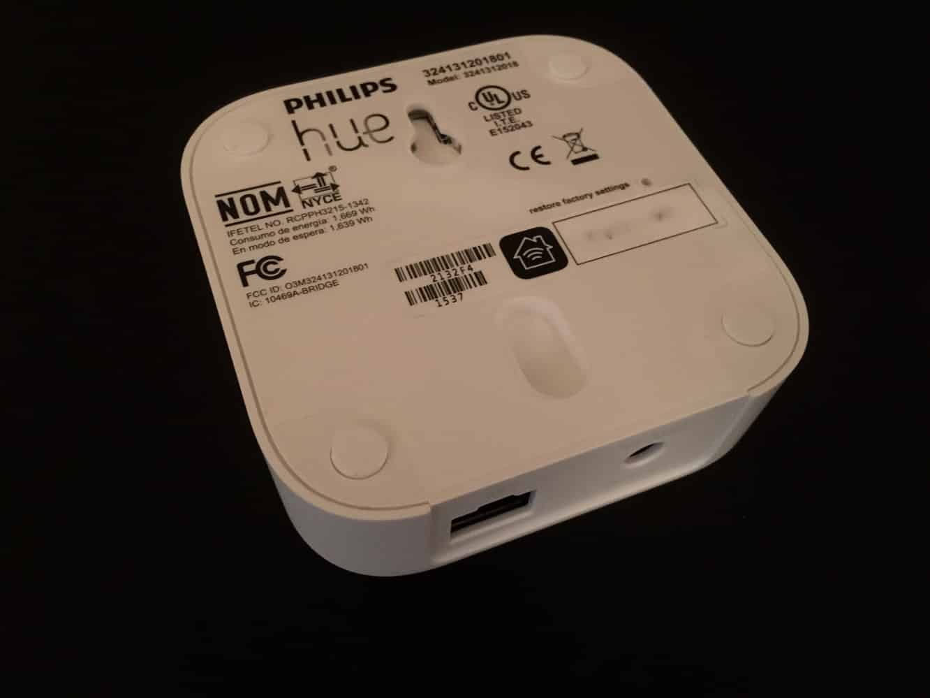 مراجعة: Philips Hue HomeKit Bridge ، White and Color Ambiance Starter Kit ، White Starter Kit