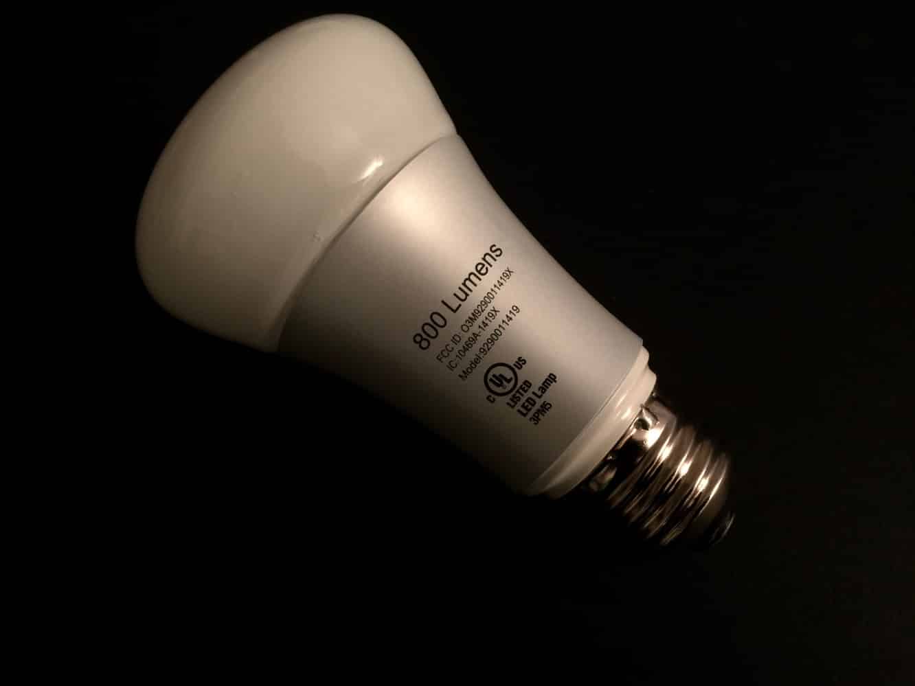 مراجعة: Philips Hue HomeKit Bridge ، White and Color Ambiance Starter Kit ، White Starter Kit