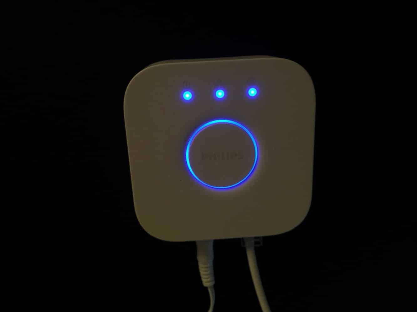 مراجعة: Philips Hue HomeKit Bridge ، White and Color Ambiance Starter Kit ، White Starter Kit