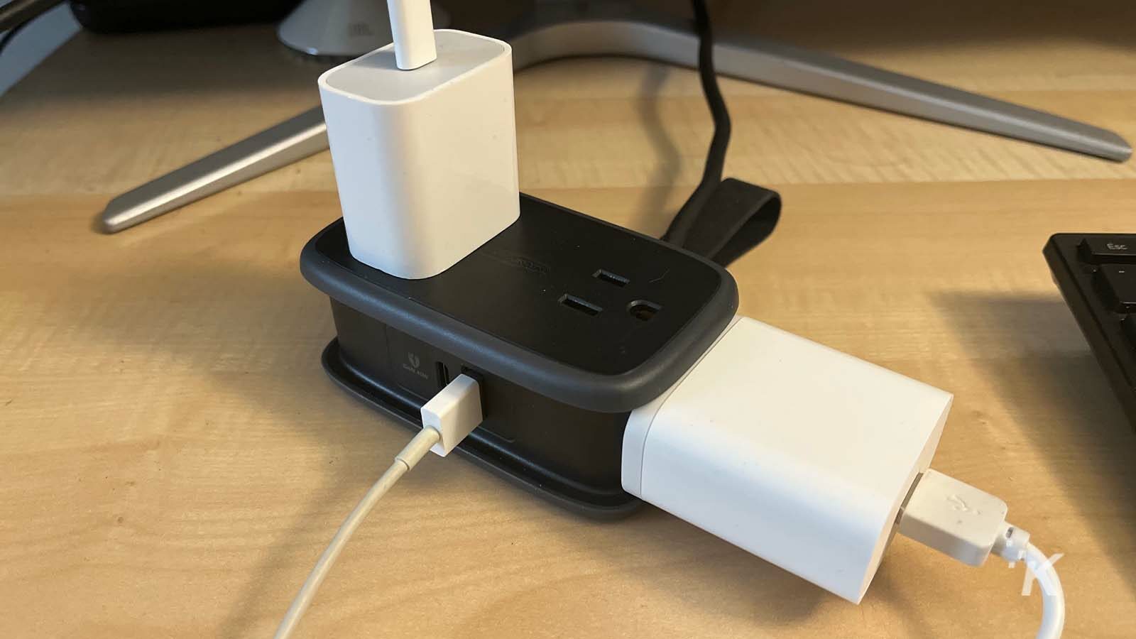 Ntonpower surge cu dispozitivele conectate la el