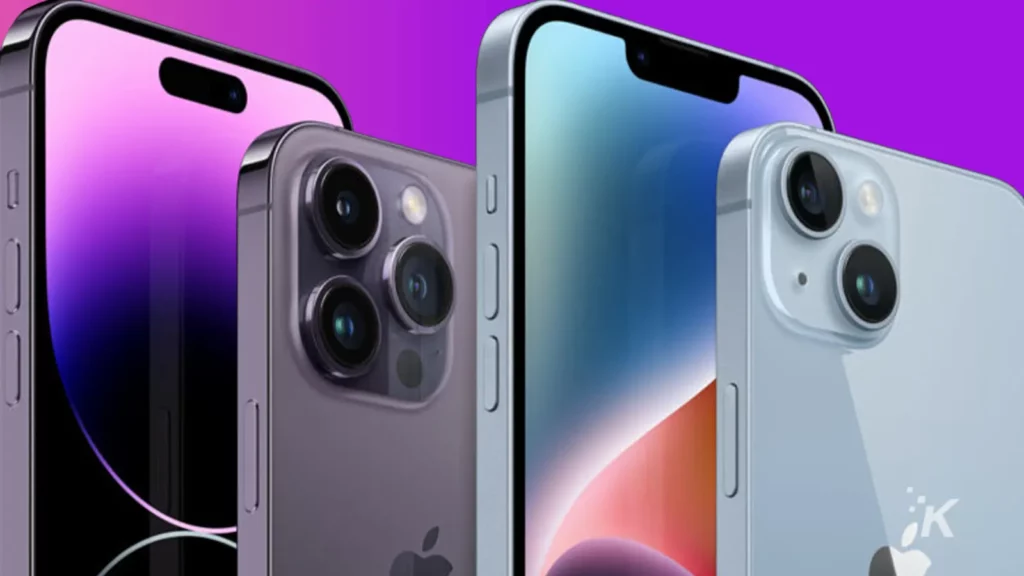 iphone 14 في كلا الحجمين على خلفية بنفسجية