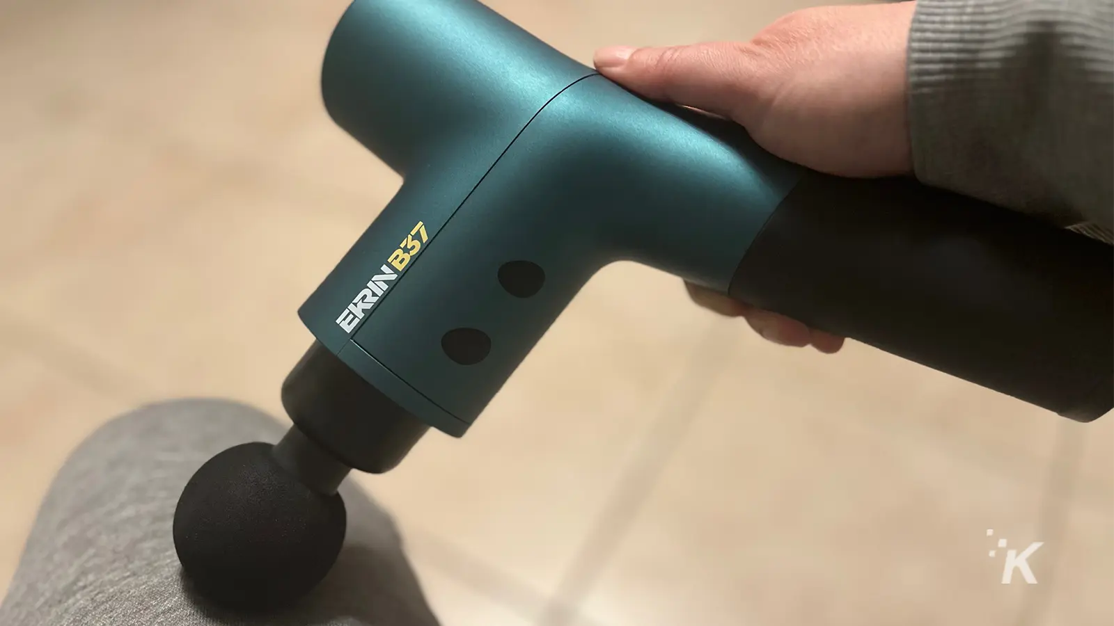 B37 敲击按摩器盒
