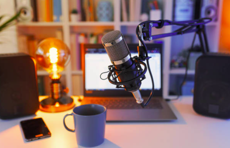 คุณต้องมีอุปกรณ์อะไรบ้างในการเริ่ม Podcast