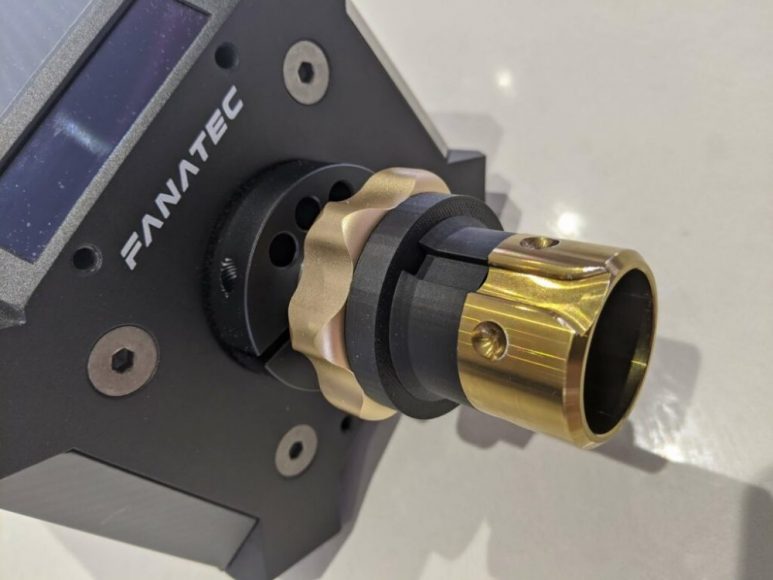 带 Z 形环的 Fanatec DD2