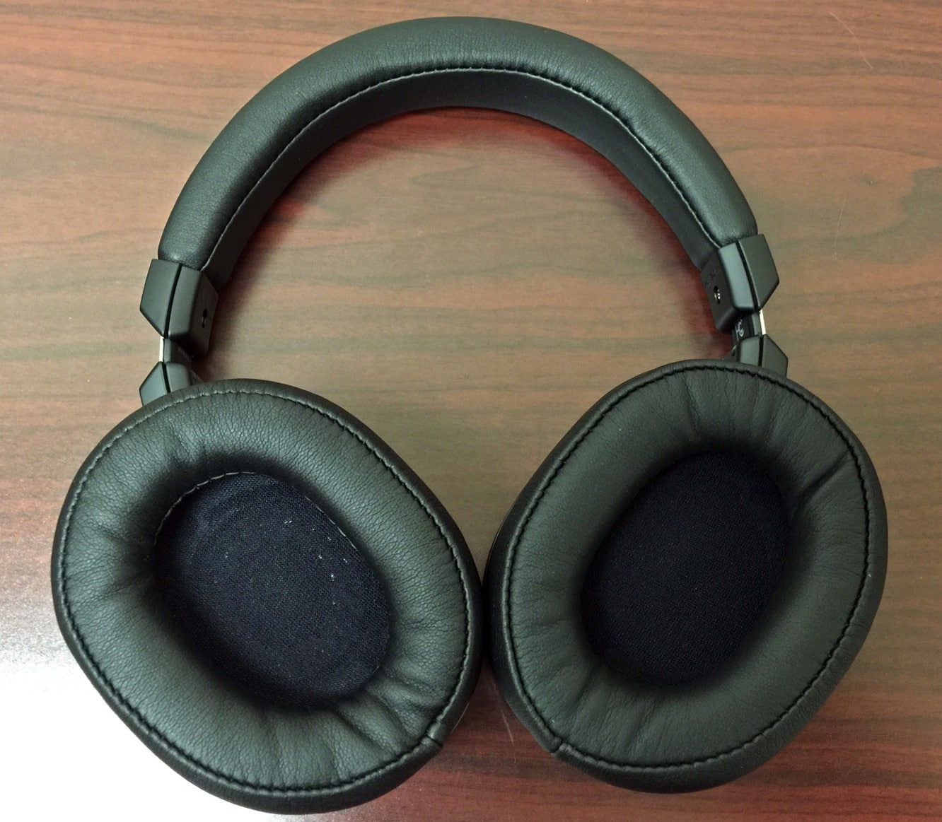 Recenzie: Căști Audio-Technica ATH-MSR7NC SonicPro cu anulare activă a zgomotului