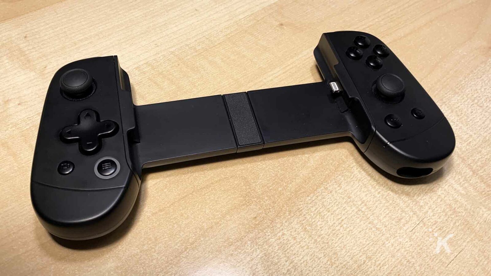 Manette de jeu M1B Leadjoy sur table