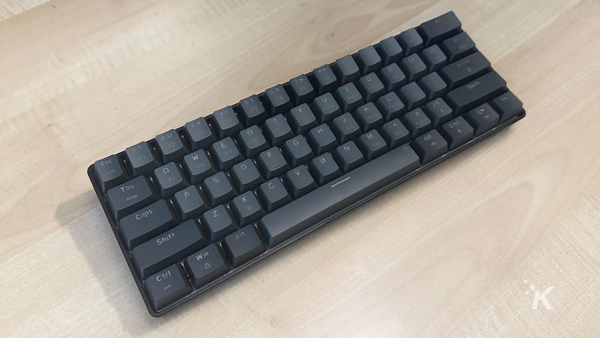 Tastiera meccanica wireless SABLUTE SG da scrivania.