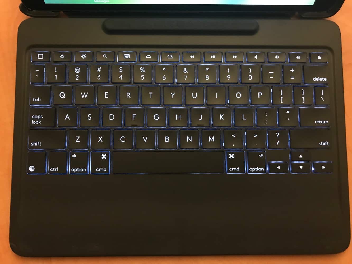 Recenzie: husă Logitech Slim Combo cu tastatură pentru iPad Pro de 10,5”.