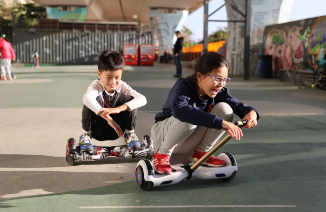 Hoverboard Terbaik untuk Anak Usia 10 Tahun