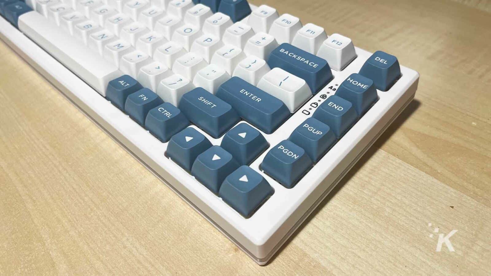 Teclado mecánico EPOMAKER EP75.