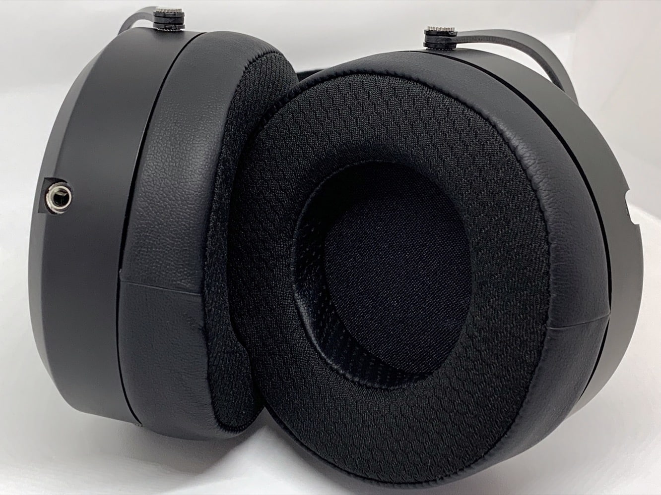 Ulasan: Hifiman HE6se Planar Magnetic Headphone