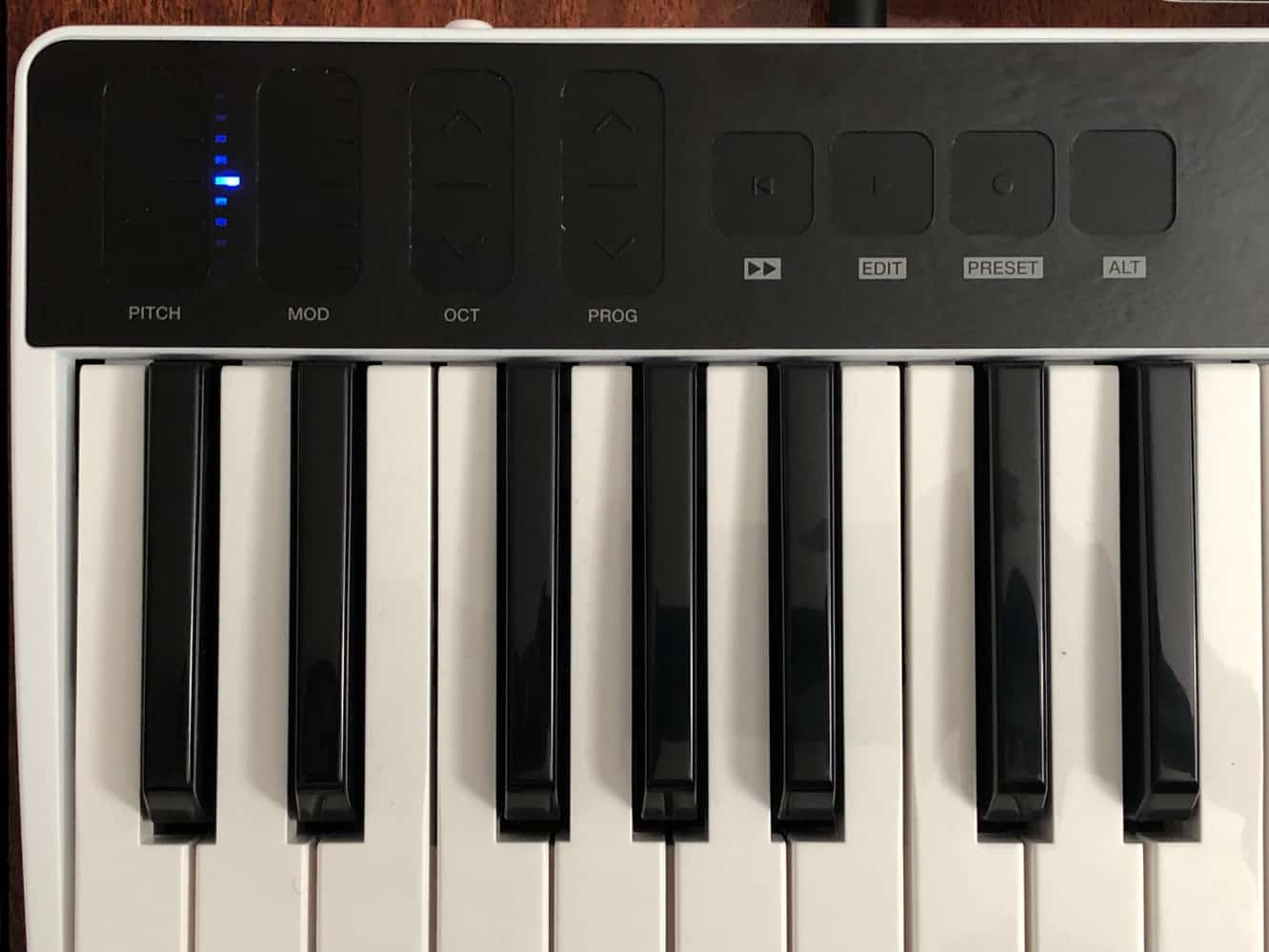 评论：IK Multimedia iRig Keys I/O