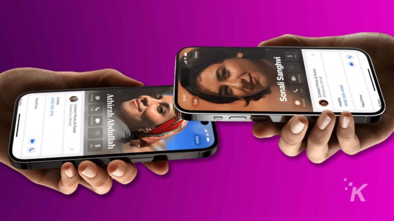 Uma pessoa está segurando um smartphone e usando-o para fazer uma ligação facetime, com uma captura de tela de uma mensagem de texto multimídia e uma foto de contato compartilhada por Athirah visíveis no dispositivo.