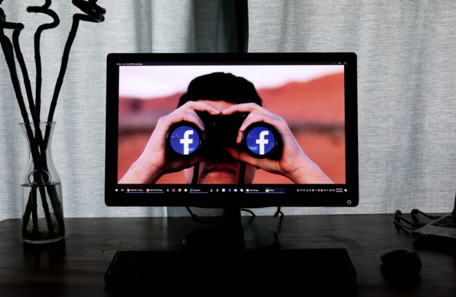 Come visualizzare profili e immagini privati ​​di Facebook