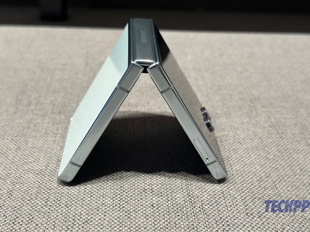 samsung galaxy z flip 5 foldable