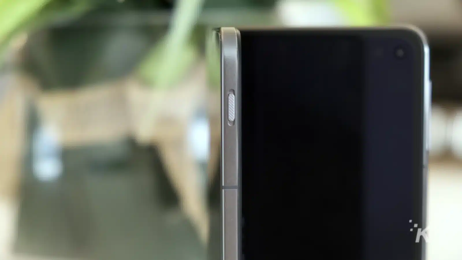 ulasan: oneplus terbuka Oneplus open edge showing the alert slider