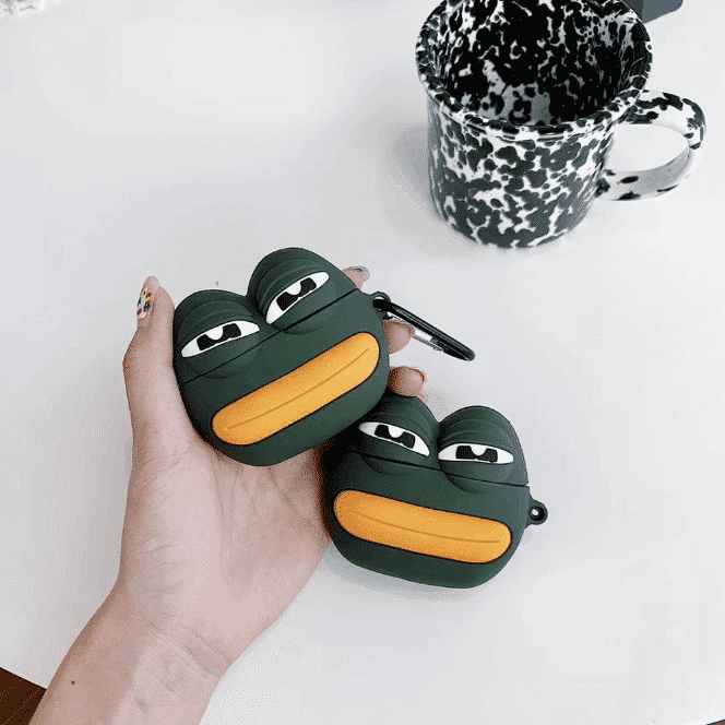 这是 Pepe Frog 硅胶套。