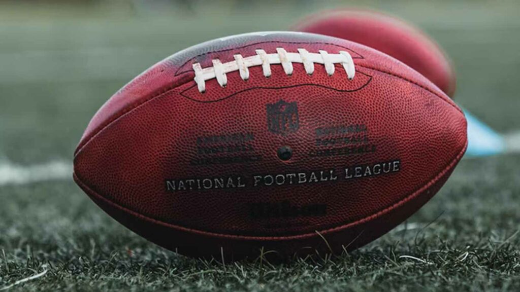 필드에 NFL 축구