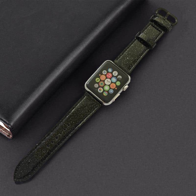 Bu, 44 mm ve 40 mm Apple Watch Series 5 için Slim Fit Kordondur.