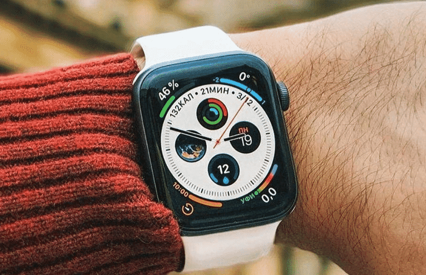 Bu, 44 mm ve 40 mm Apple Watch Series 5 için Silikon Lastik Banttır.