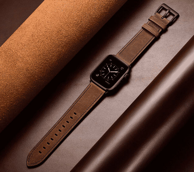 Bu, 44 mm ve 40 mm Apple Watch Series 5 için Koyu Deri Kordondur.