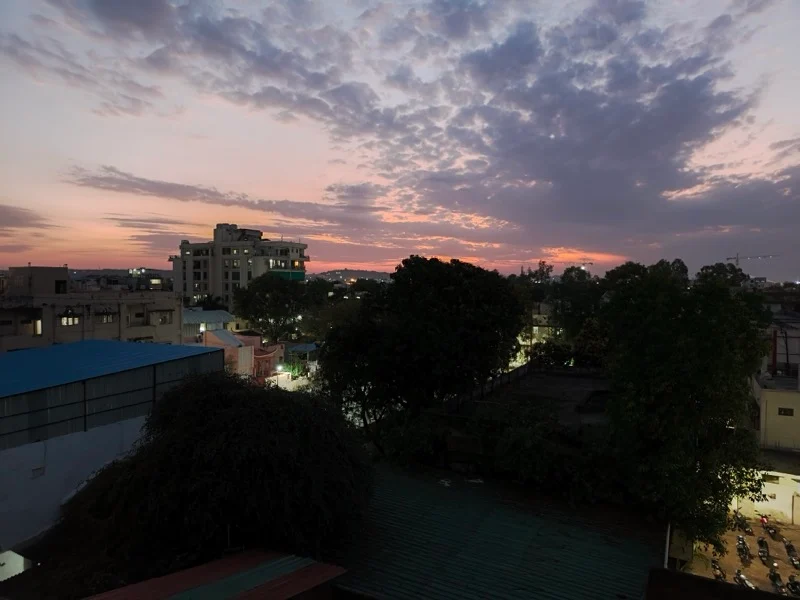 ulasan kamera realme 12 pro 14 low-light shot from the primary camera using night mode.
