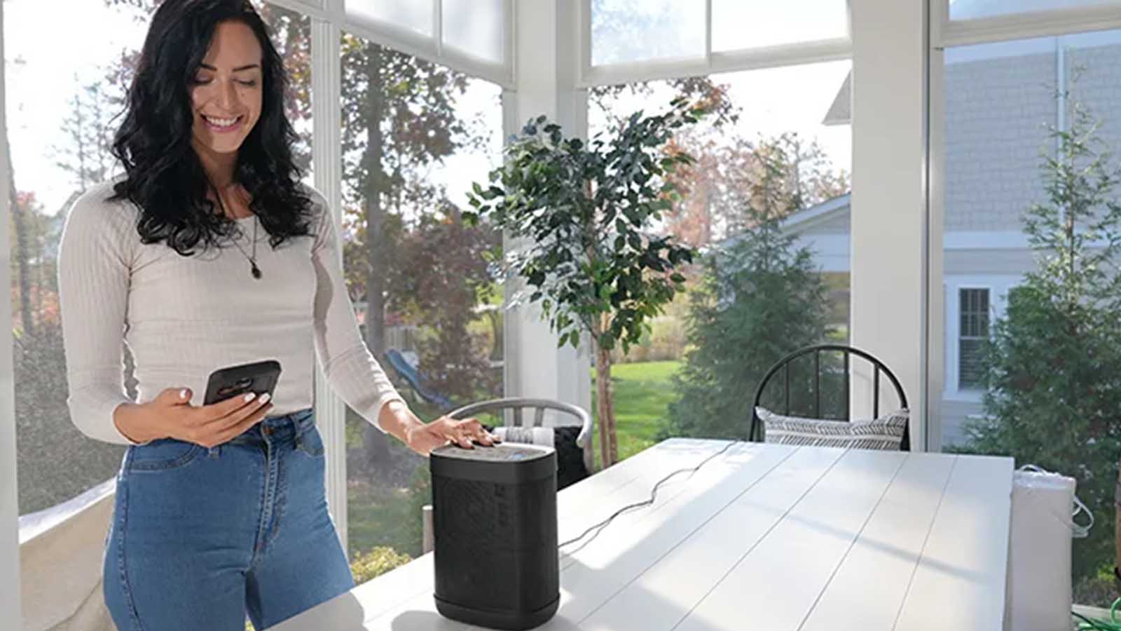 Donna che si connette in modalità wireless al petastream s20
