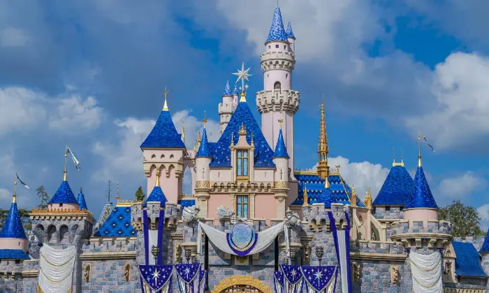 Zamek Śpiącej Królewny: punkt orientacyjny w Disneylandzie