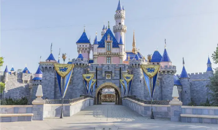 La vision de Walt Disney prend forme