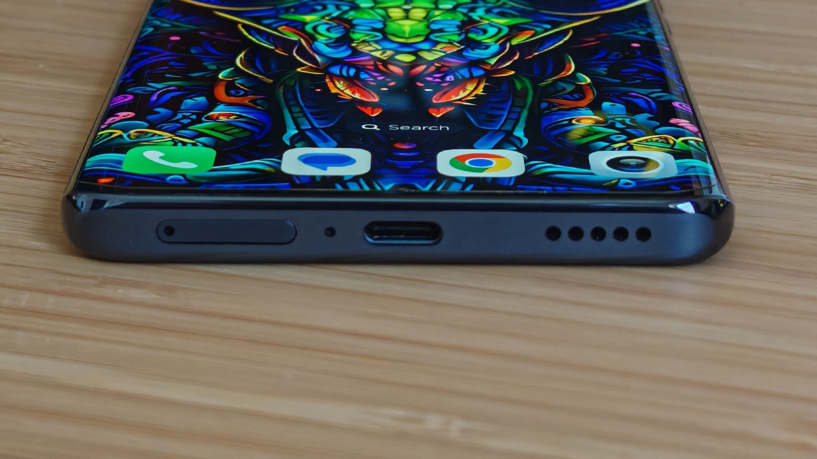 รีวิว: Honor magic6 lite - ตัวเลือกระดับกลางที่ยอดเยี่ยม Honor magic6 lite charging port