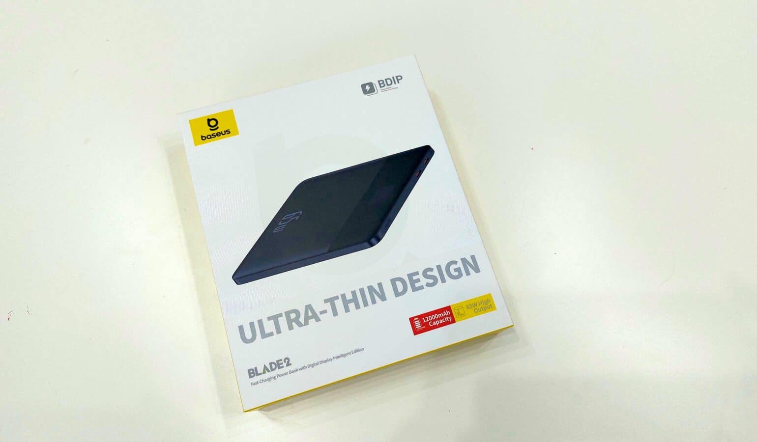 inceleme: baseus blade 2 - süper ince ama pahalı bir dizüstü bilgisayar güç bankası Baseus blade 2 box