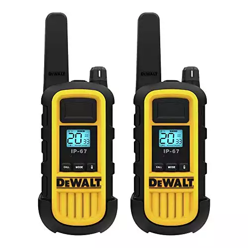 เทคโนโลยีการเอาตัวรอดที่ดีที่สุด (2024) Dewalt dxfrs800 2 watt heavy duty walkie talkies