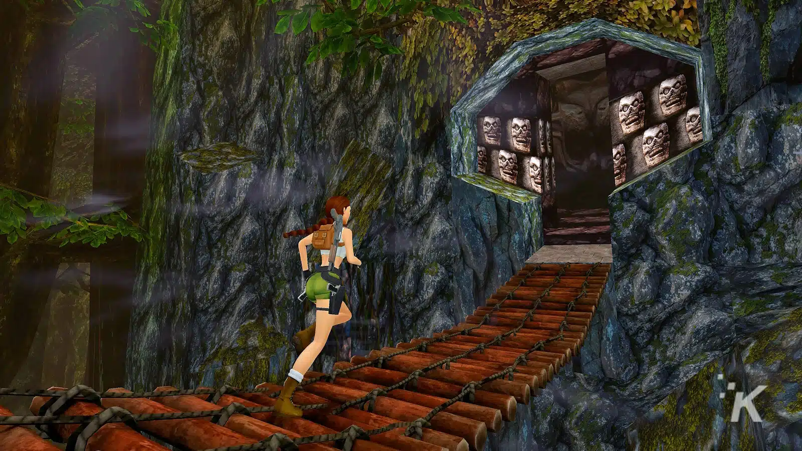 Karakter menaiki tangga kuil kuno dalam videogame.