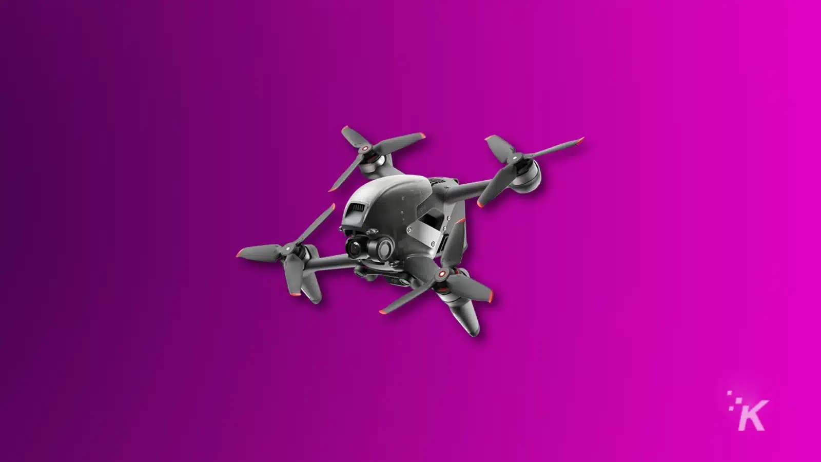 redarea unei drone dji fps pe un fundal violet