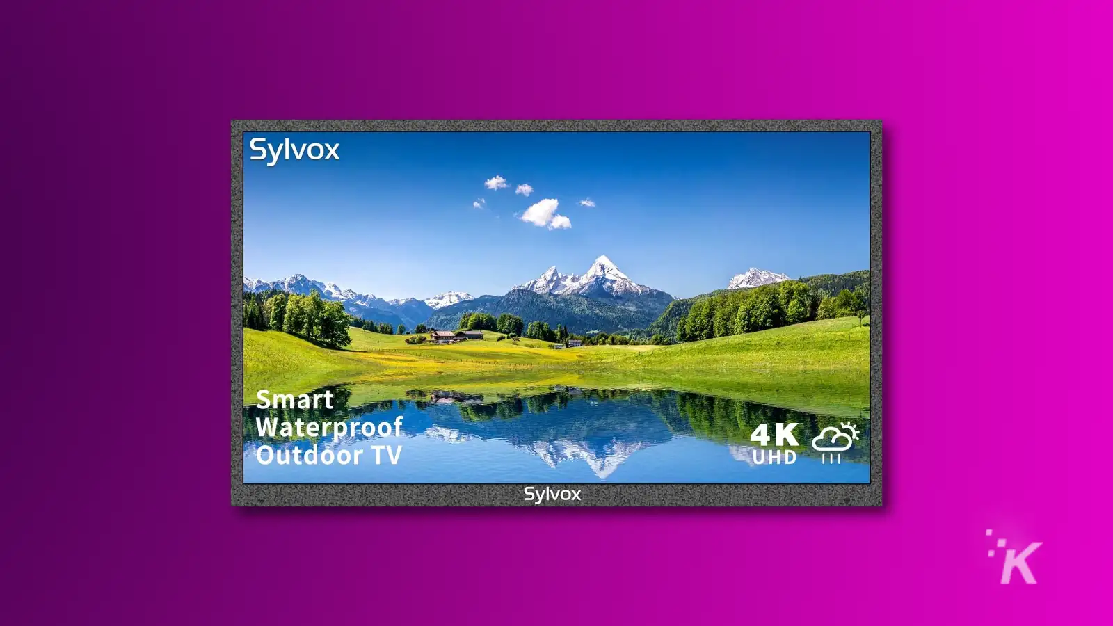 TV externa 4K à prova d'água Sylvox exibindo paisagem montanhosa, em um fundo roxo