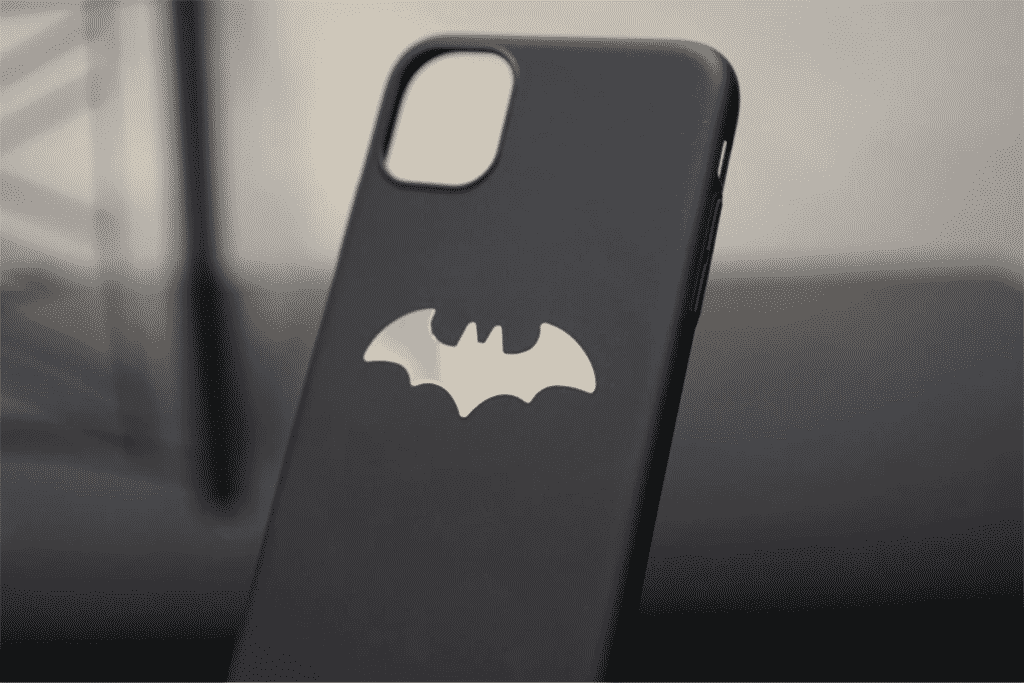 Husă mată Batman pentru iPhone 12