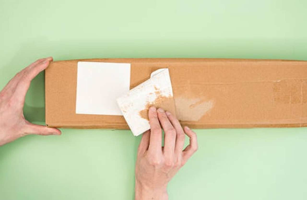 3-astuces-pour-enlever-les-residus-d-autocollants-persistants