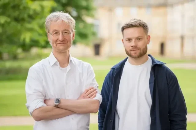 Współzałożyciele CuspAI, profesor Max Welling i dr Chad Edwards