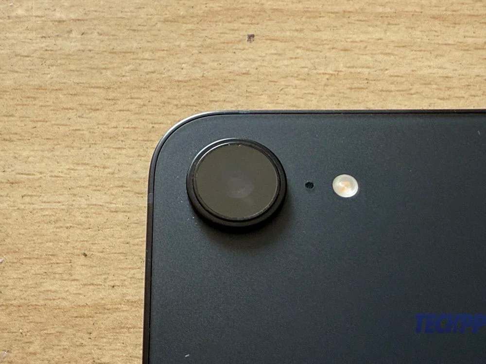 iphone 16e camera