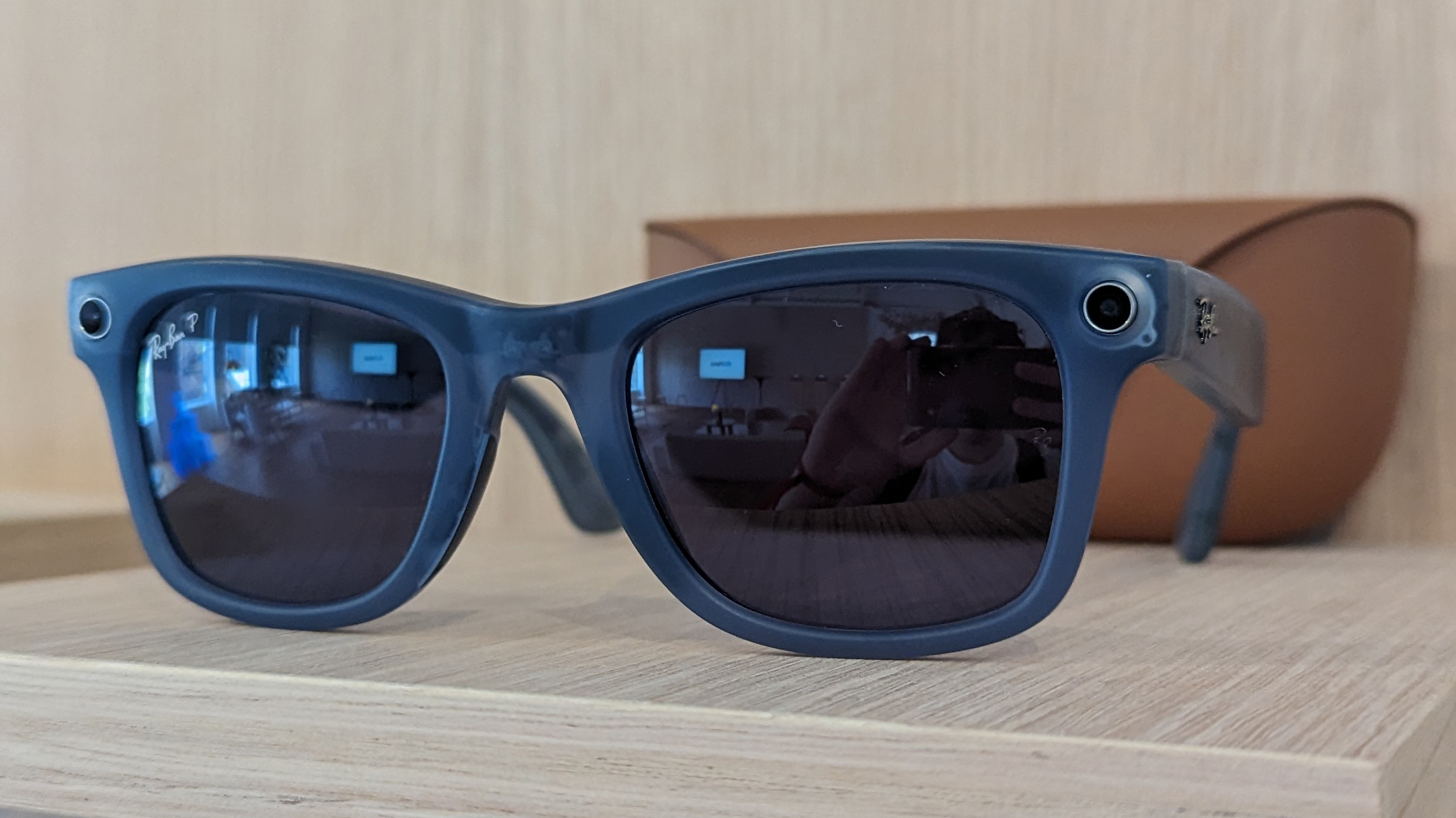 Las gafas Meta Smart de Ray-Ban se sentaron en un estante