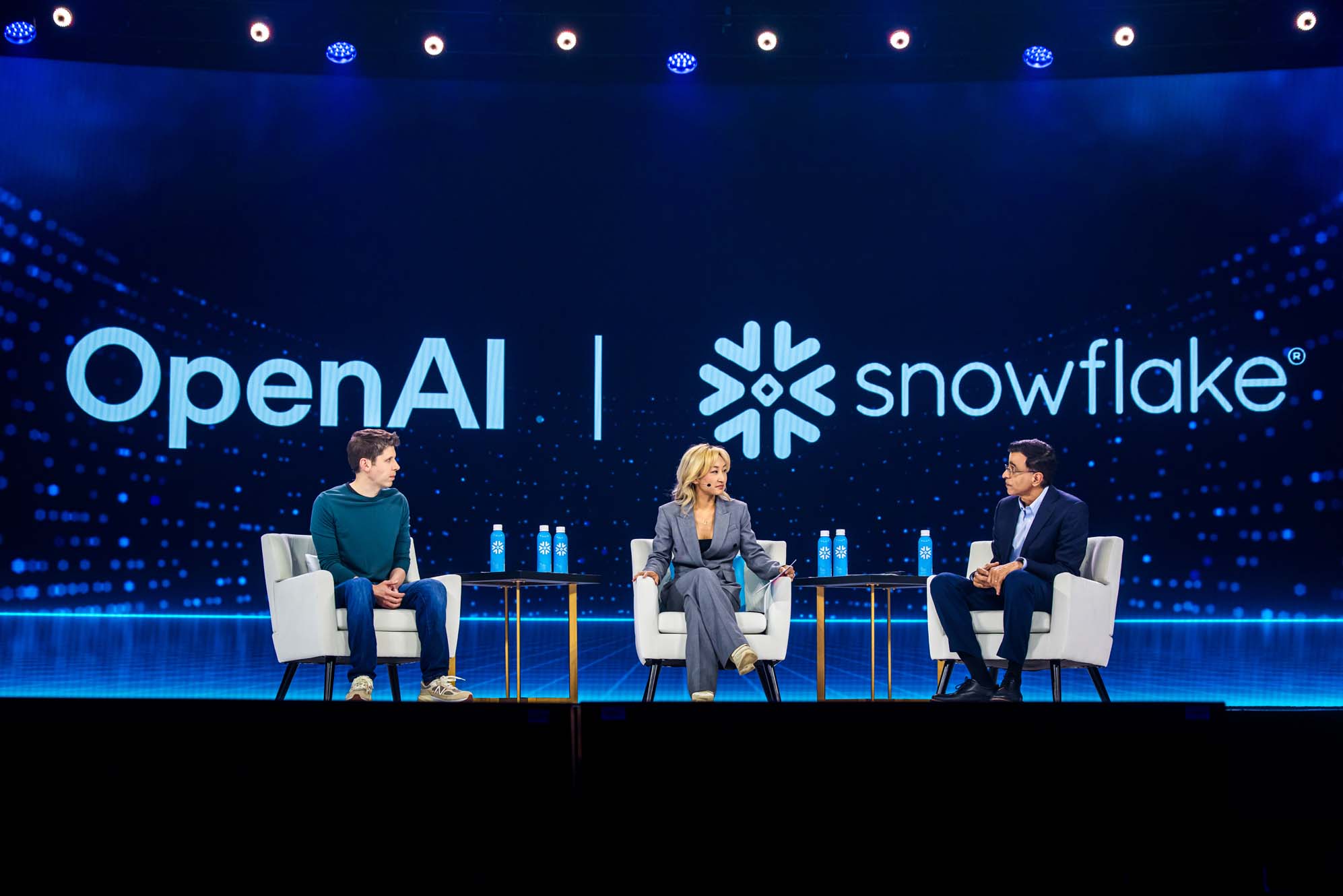 Openai CEO'su Sam Altman, Snowflake Zirvesi 2025'te konuşuyor