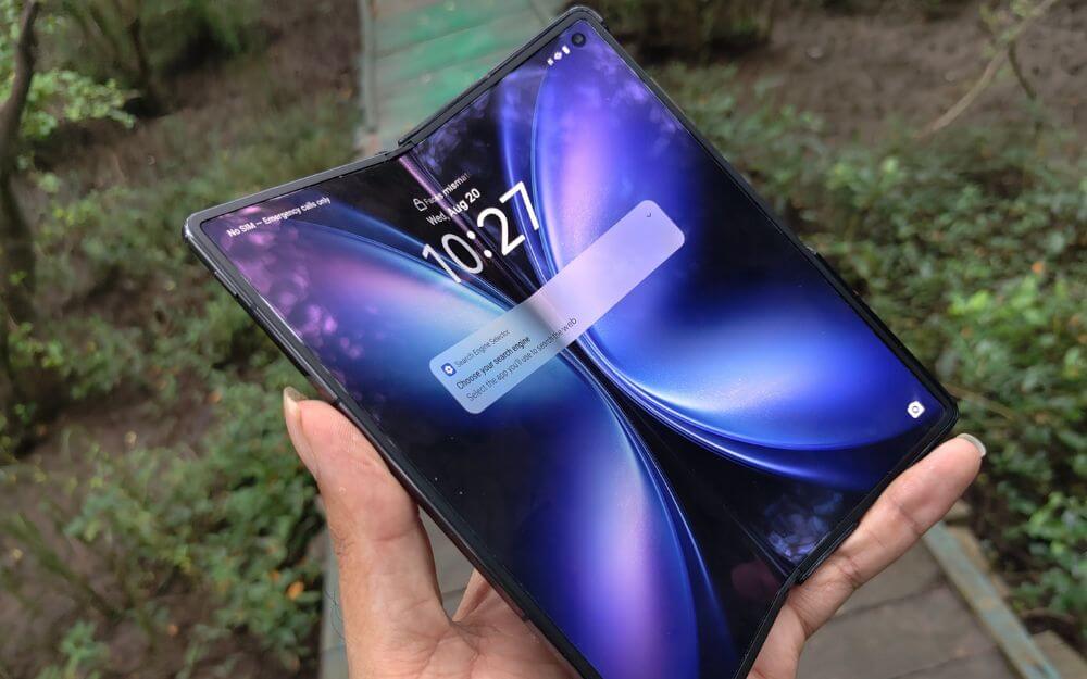 foldable smartphones