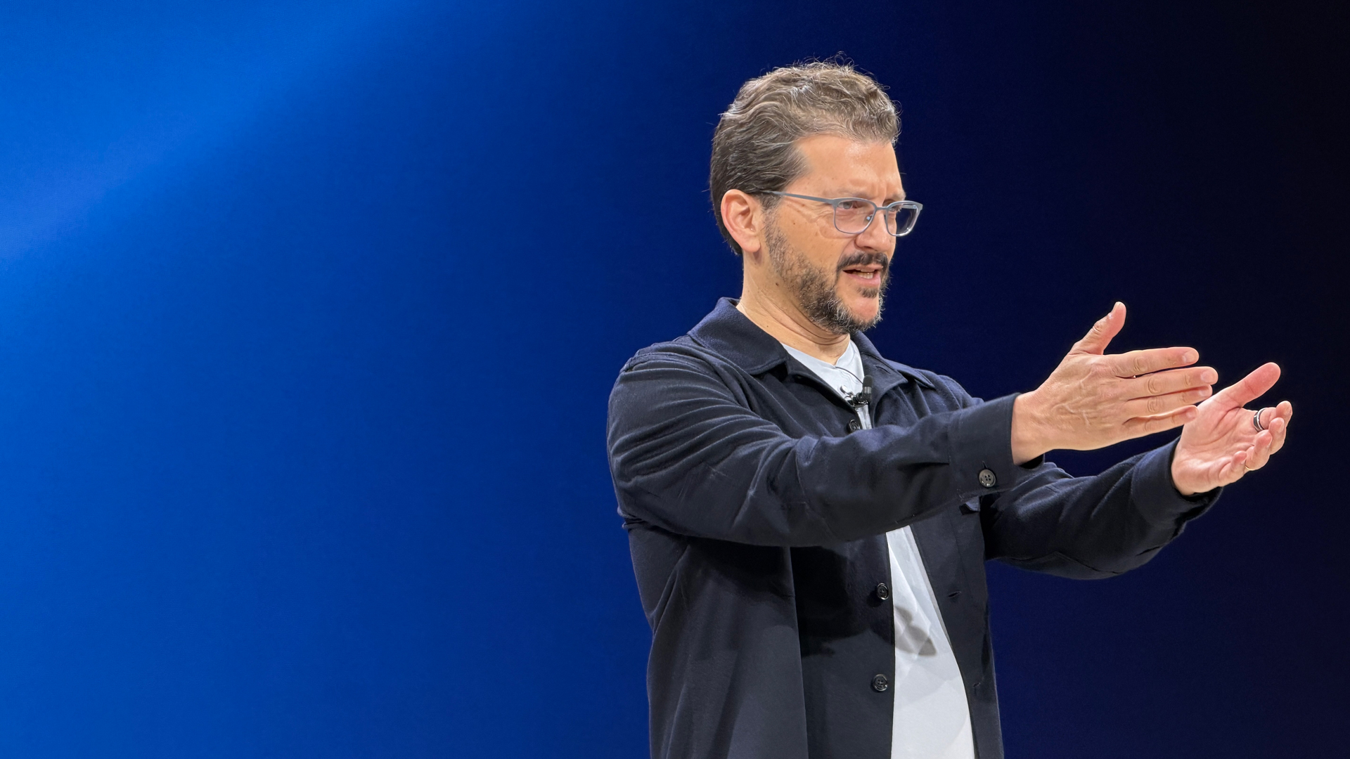 Amazon Daniel Rausch