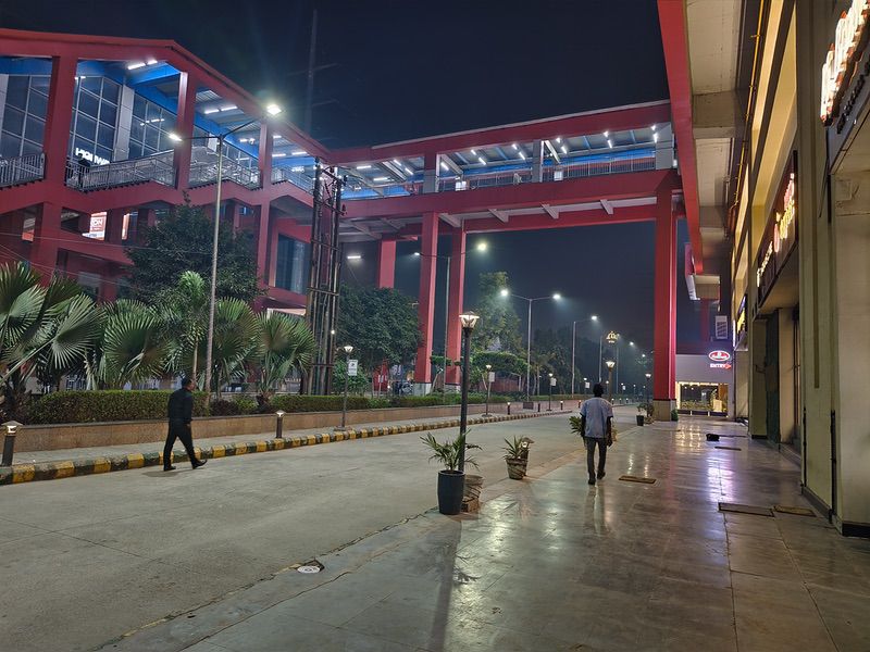 img 20251111 213458 vivo v60e review: betting on great cameras, sleek looks, and a big battery - img 20251111 213458